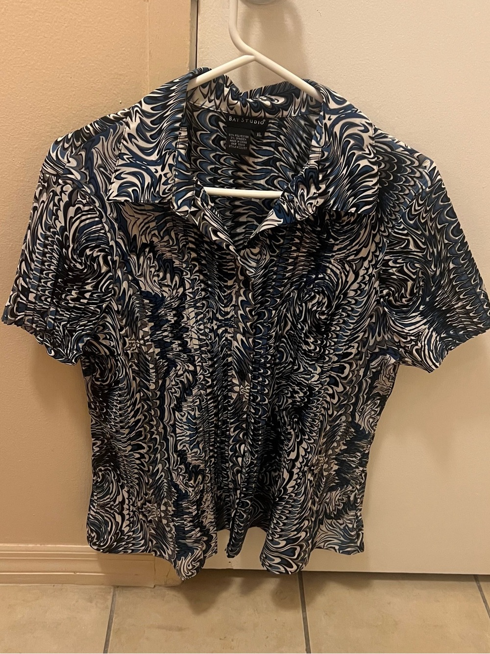 Bay Studio Blue & White Swirl Short Sleeve Shirt